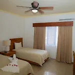 Hotel Las Espuelas, Bar & Restaurant