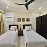 Sunrise 1- 3 Bedroom Poolside Condo