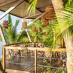 Isla Chiquita Glamping Hotel