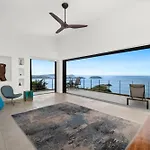 5-Bd Beauty With Pool Above Potrero