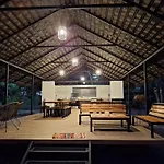 Four Monkeys Eco Lodge - Jungle & Beach