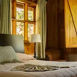 Los Pinos Cabins & Reserve