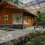 Los Pinos Cabins & Reserve
