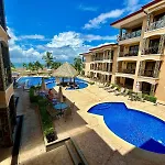 Apartamento De Lujo Las 3 Gotas Jaco, Frente Al Mar Con Vista A La Playa