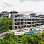 360 Splendor Del Pacifico Residences