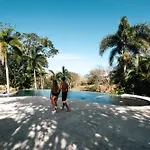 Mikado Natural Lodge