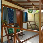 La Casita Cozy Beachfront Cottage With Shared Pool Access