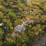 Hotel Poza Blanca Lodge