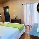 Hotel Y Restaurante Colonial Caribe