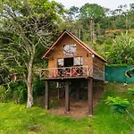 Glamping Renacer Vistas Turrialba, Paris