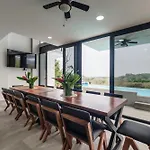 Vida Palace