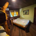 Hotel La Isla Inn