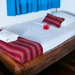 Hotel La Isla Inn