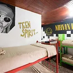 Pura Vida Hostel Tamarindo