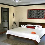 Tuanis Aparthotel