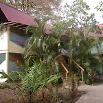 Piramys Hostel And Tours In Dominical