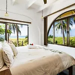 Casa Alegre - 3/3 Beachfront Home With Pool And Sundeck