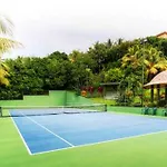 Carver Suites At 506 Tennis Center