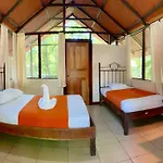 Rana Roja Lodge