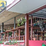 Hotel La Cascada - Hostel
