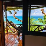 Cotingas Ocean View