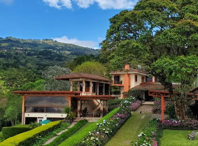 Finca Paraiso Mountain Retreat Near San Jose Airport