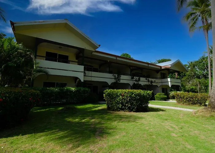 Cocomar Beachfront Hotel