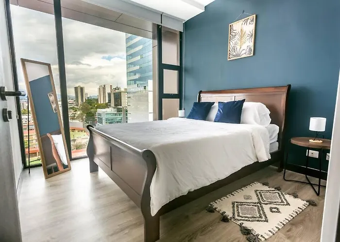 10Th Floor & Rooftop Jacuzzi