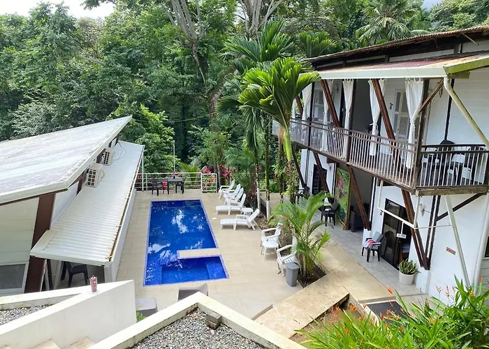 Ballena Dorada Lodge