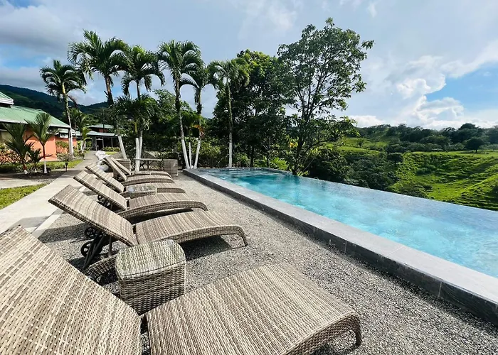 Chateau Arenal Hotel & Restaurante