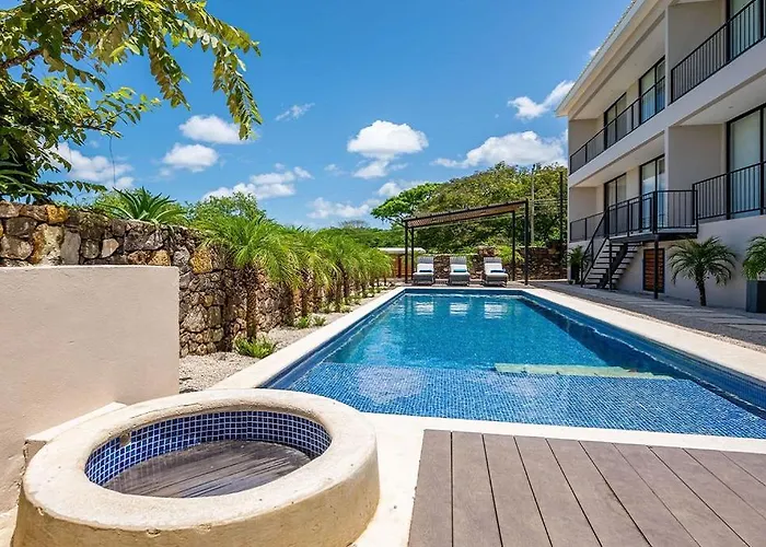 Tamarindo Beach, Prime Location, Fantastic Watersalt Pool & Cold Plunge, Family & Friends