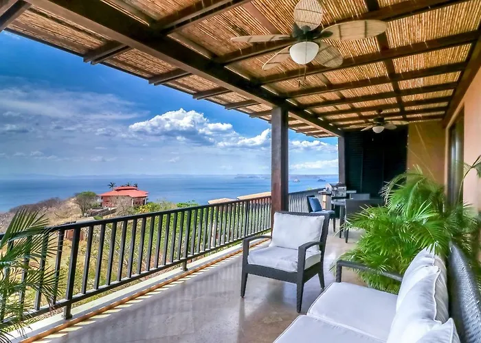 Condo @ Azul Paraiso