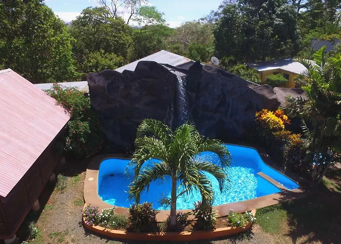 Hotel Cabanas La Teca