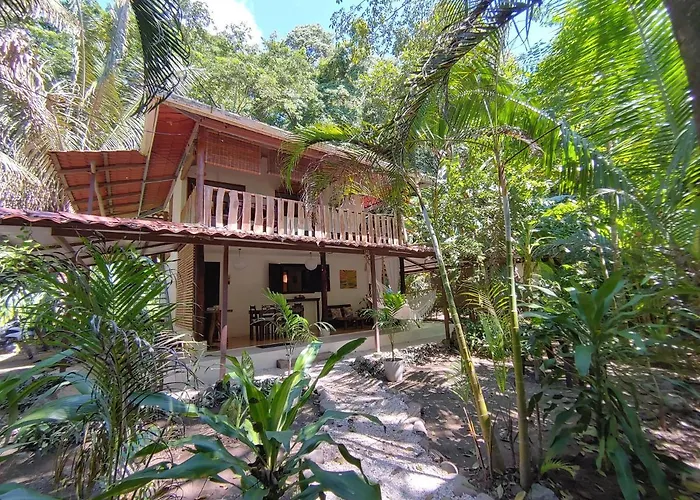 Colibri Apartments - 4 Min Walk To The Beach!