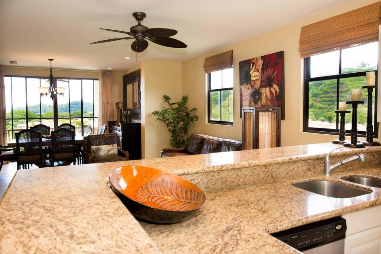 Holiday home Classy Artsy Ocean-view Unit Near Pool At Pacifico In Sleeps 6