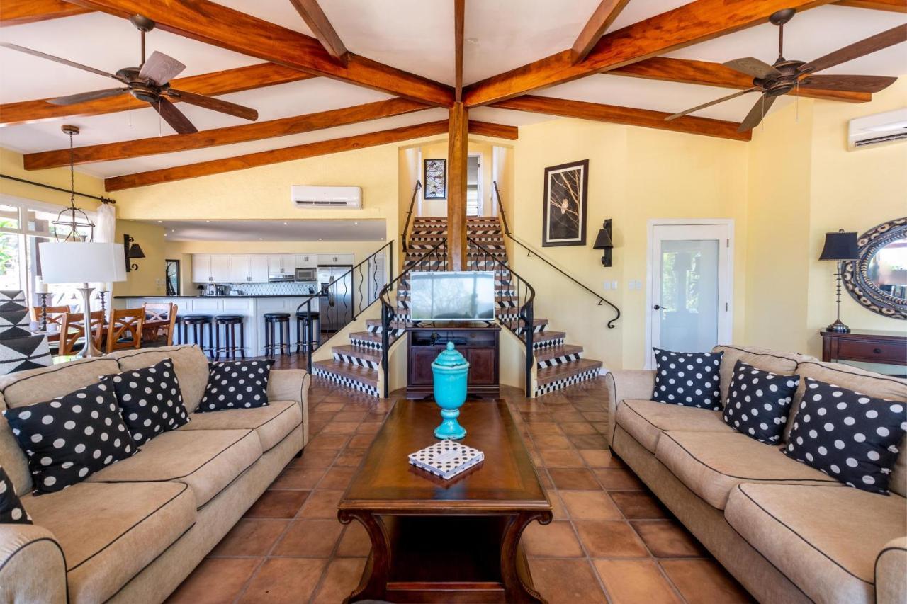 Luxury Flamingo With Ocean View Sleeps 10 - Walking Distance From Holiday home Playa Flamingo