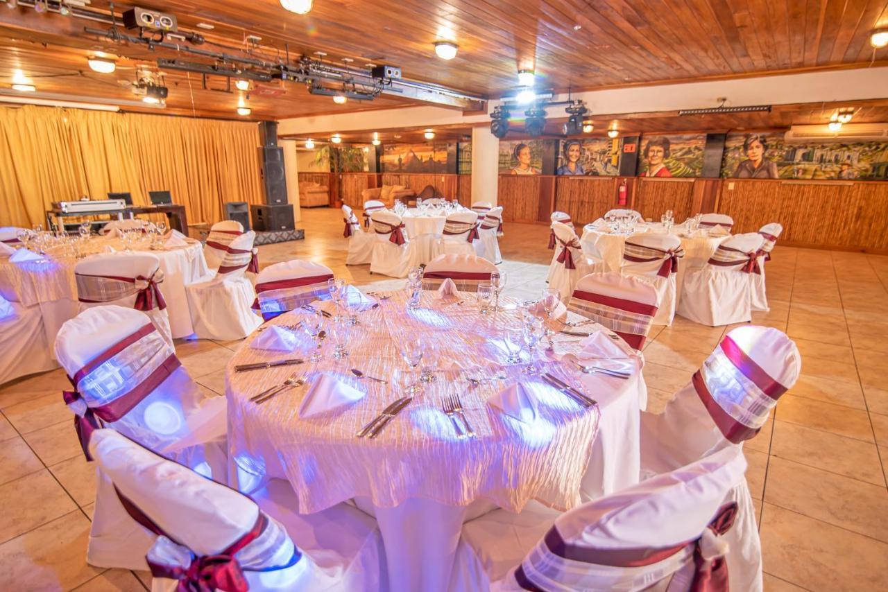 Lirio Hotel