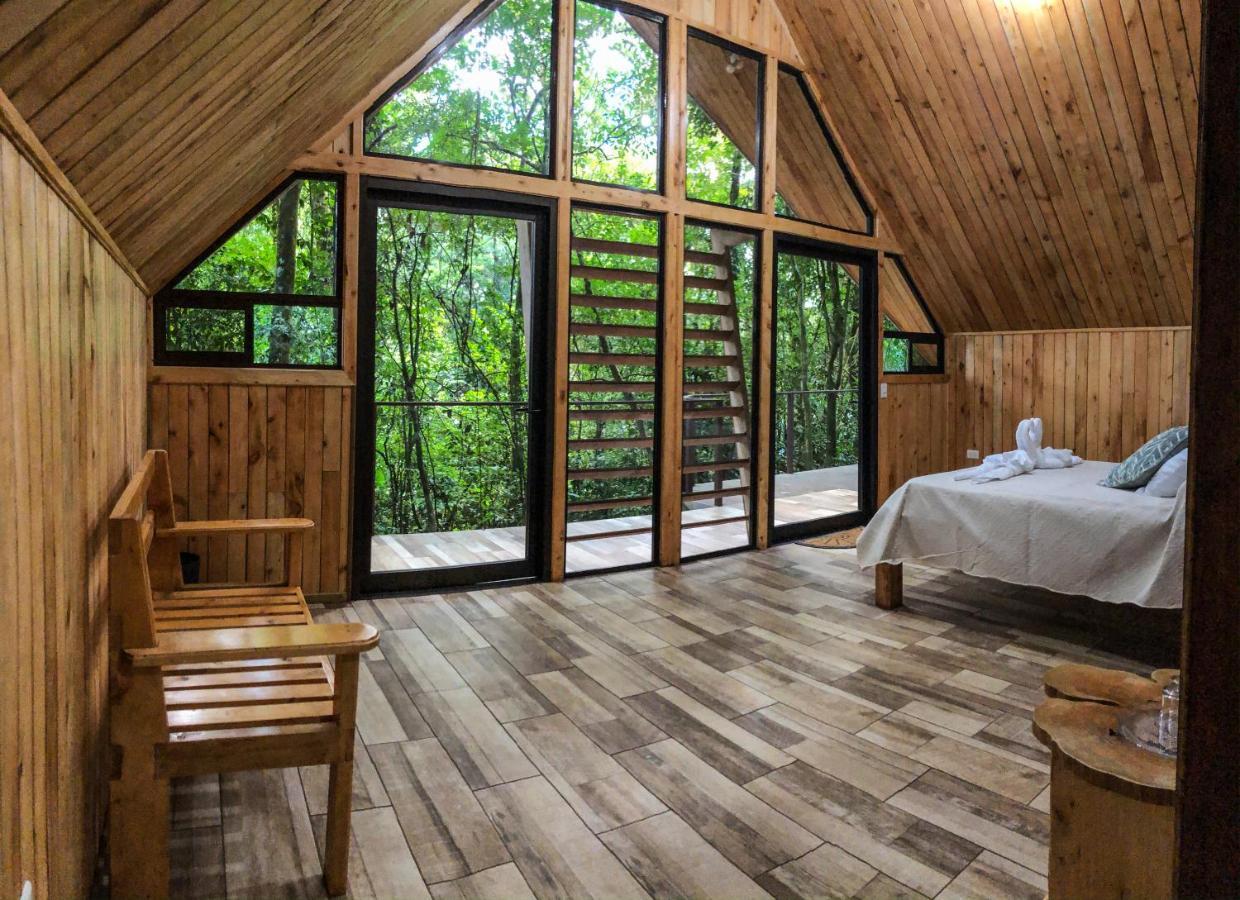 Tityra Lodge *