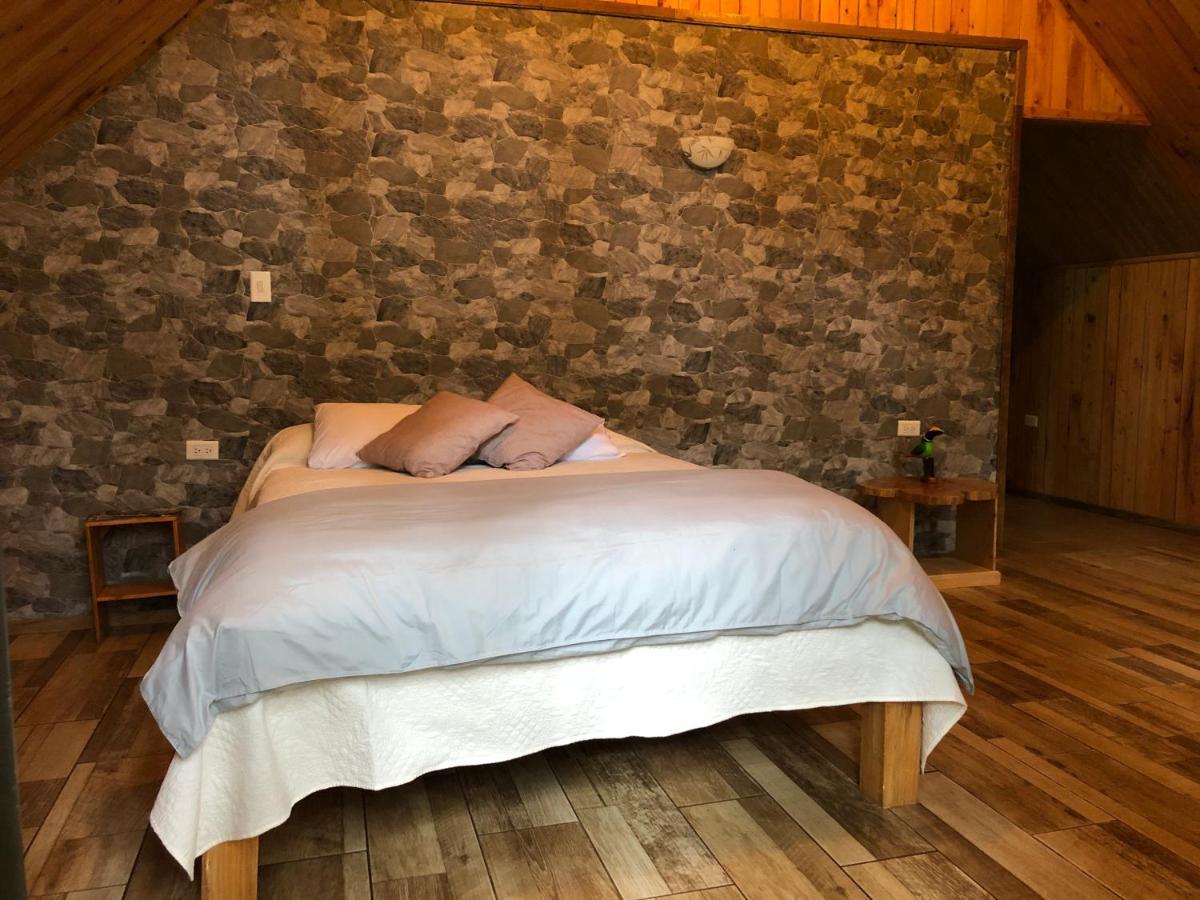 Tityra Lodge *