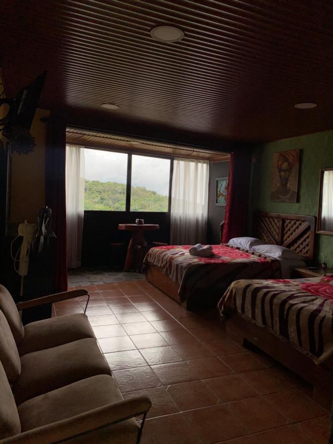 Cabinas Vista Al Golffo Hostel