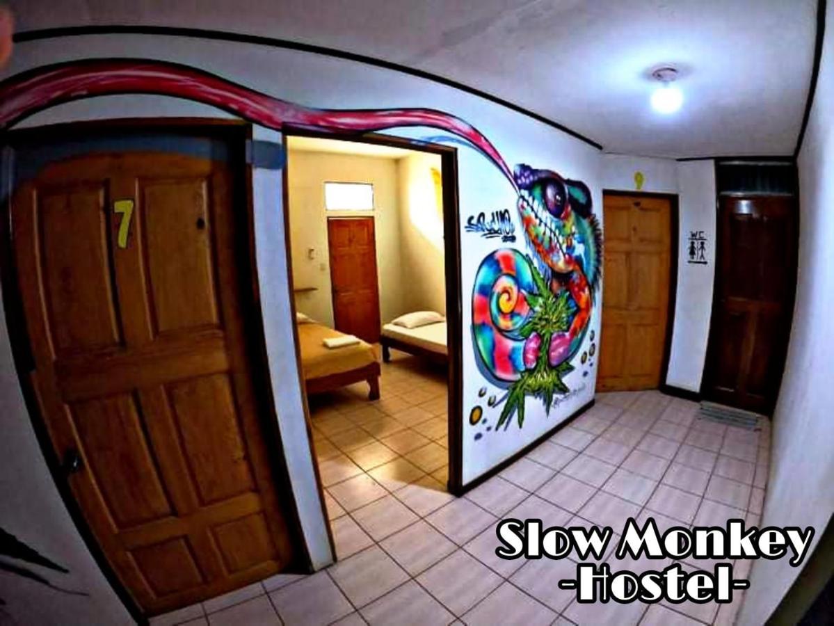 Slow Monkey Guest house *