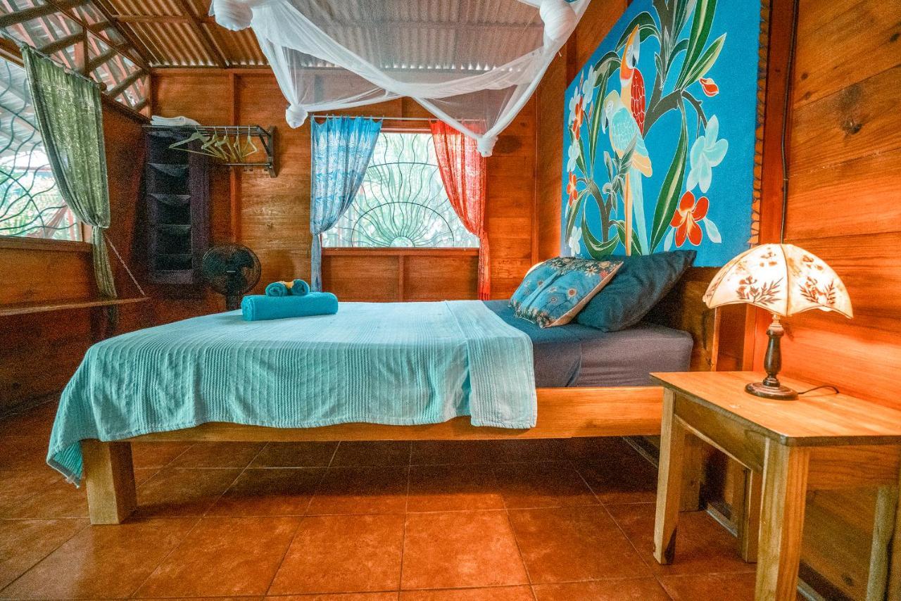 Casitas Flores * Puerto Viejo de Talamanca