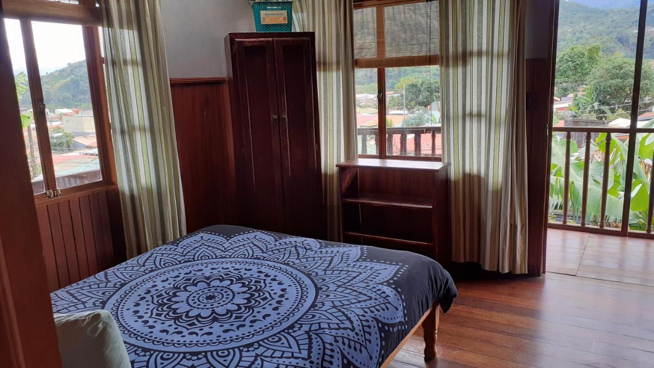 Montana Linda Guest house Orosi