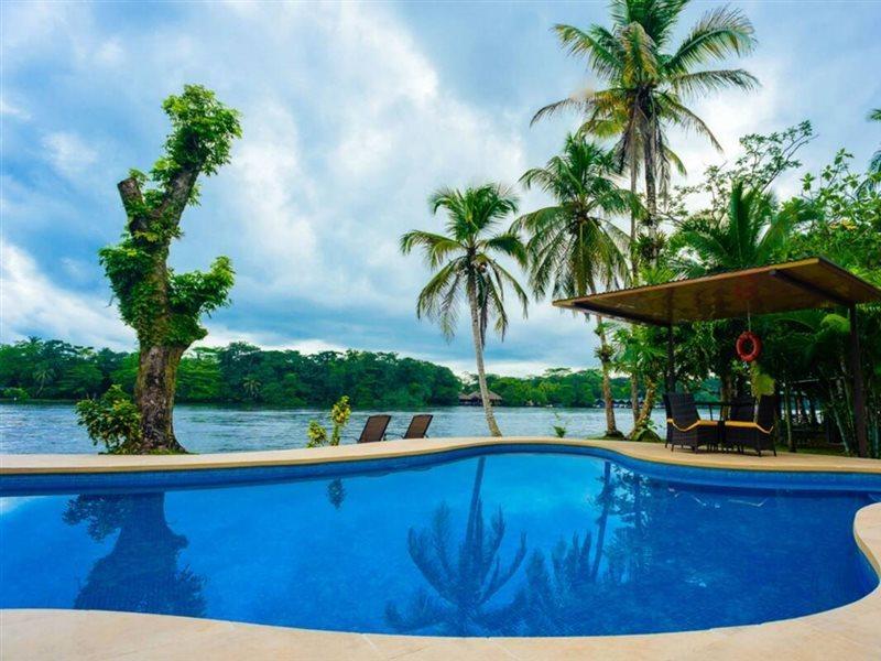 Manatus Hotel 4*