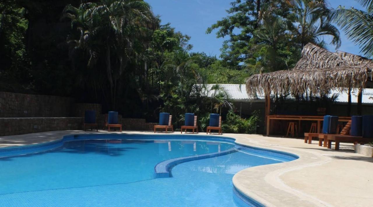 Esencia And Hotel