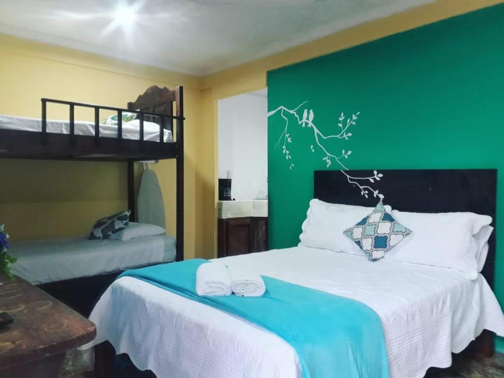 Guest house La Galerie Ciudad Cortes