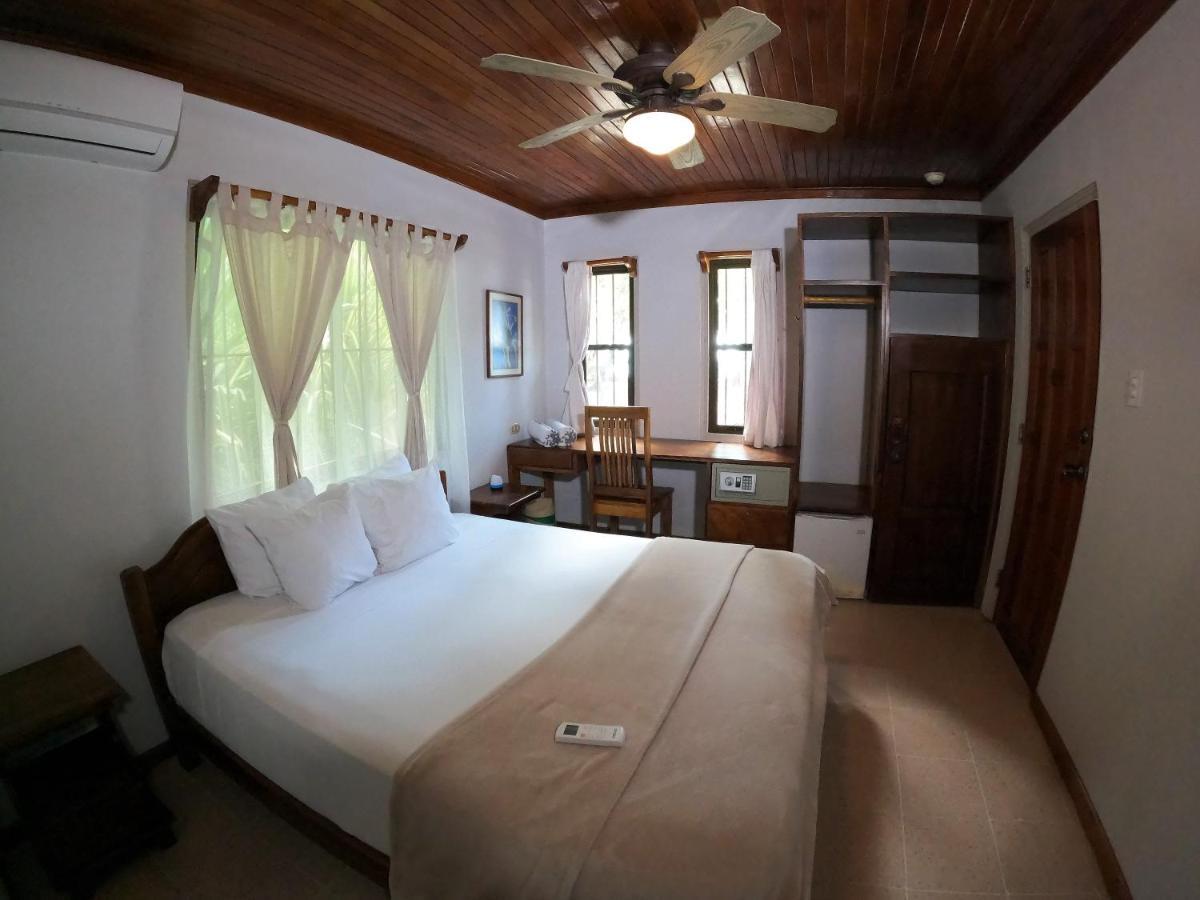 Hotel Casa Cecilia Front