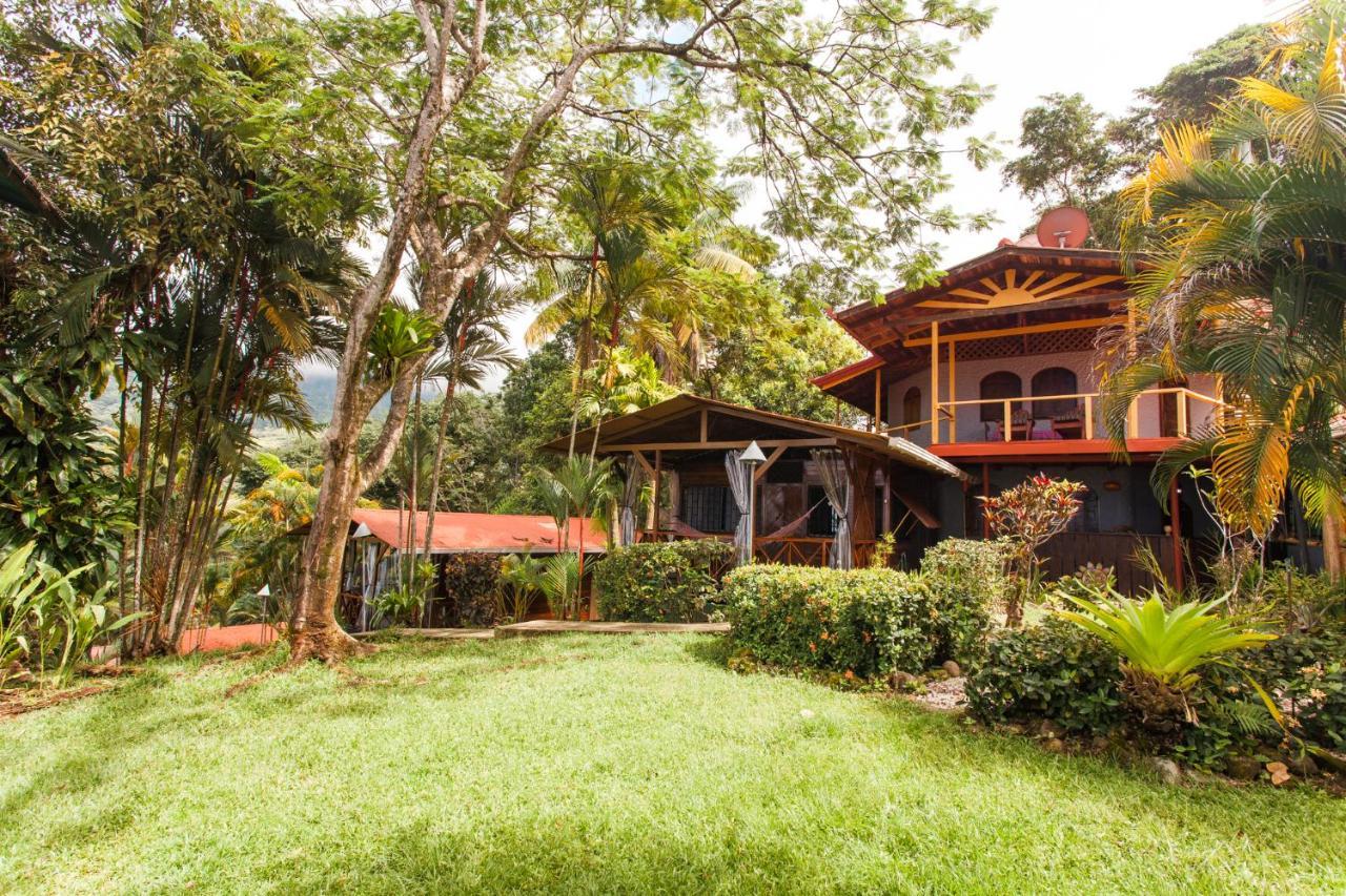 Pacific Edge Eco Bed & Breakfast Dominical