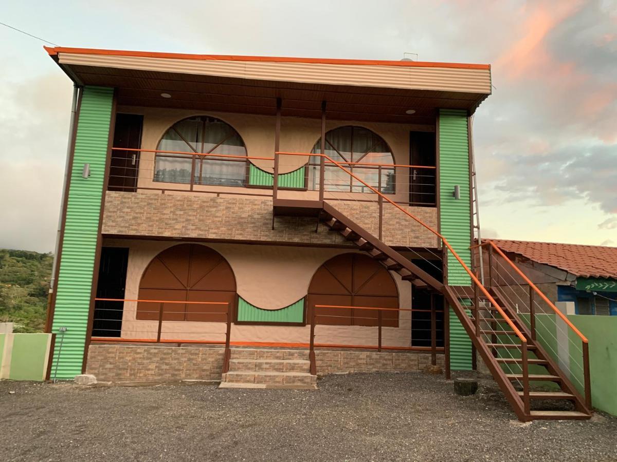 Cabinas Vista Al Golffo Hostel