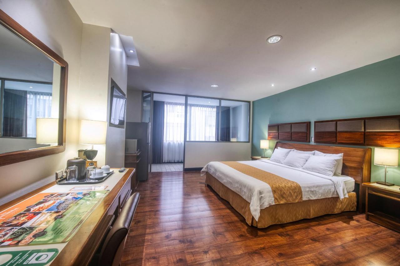 Balmoral Cr, Historic District 4*